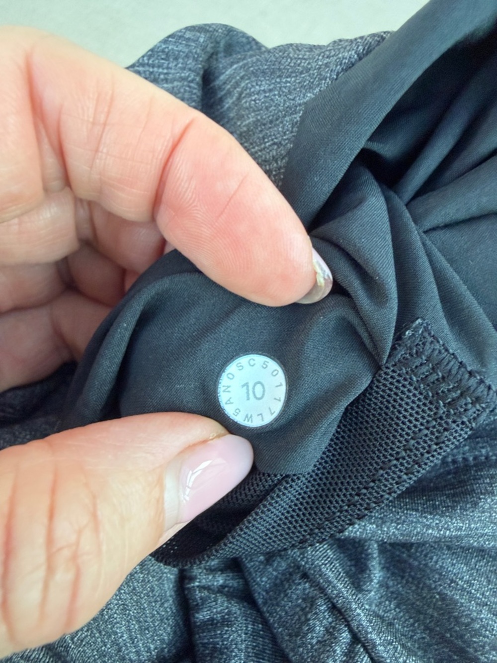 Lululemon On the Fly Heather Grey Pants. - Picture 4 of 8